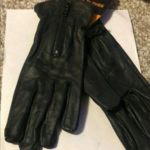 Leather motorcycle gloves